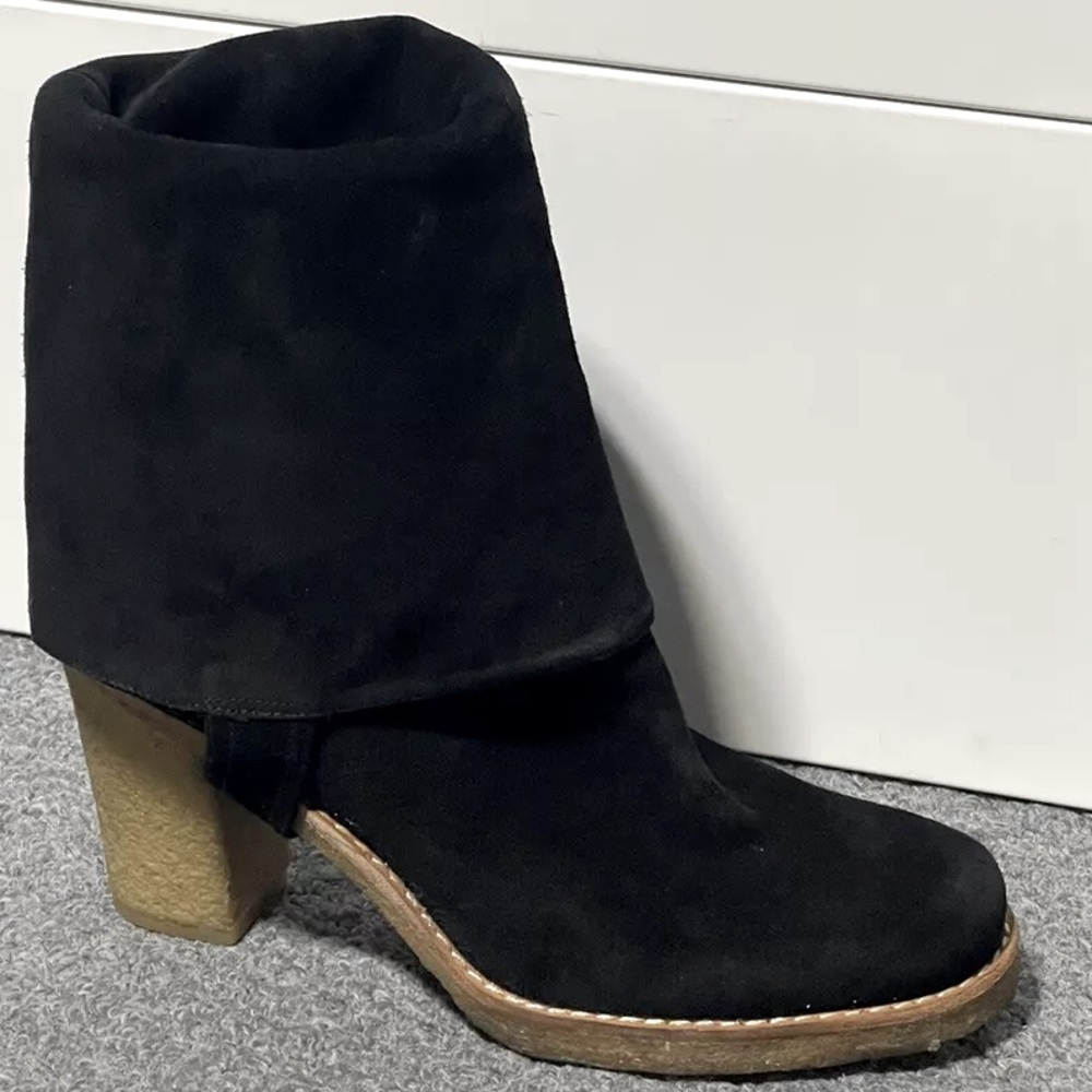 UGG Australia Women's Josie 3214 Black Pull Up Suede Boots Size 9 W/ 3” Heel